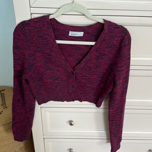 Like new Urban Outfitters cropped v-neck sweater